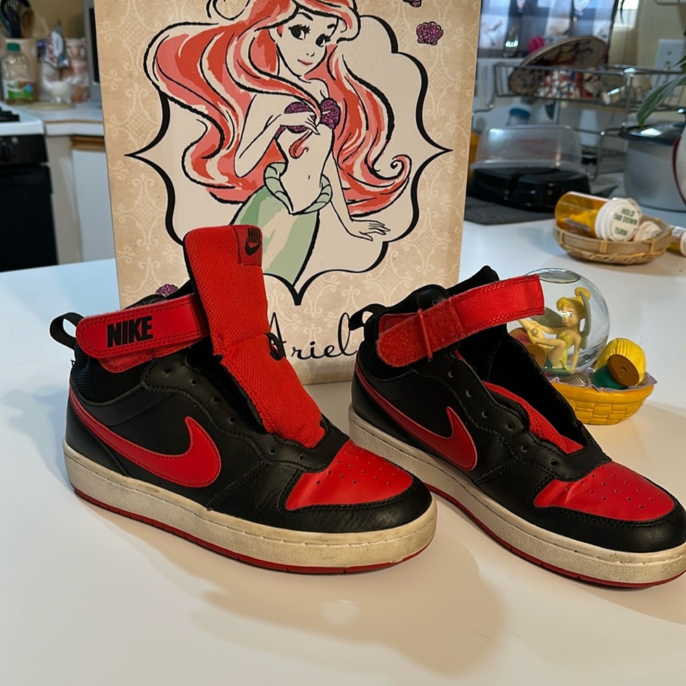 Nike court brought 2 mid top